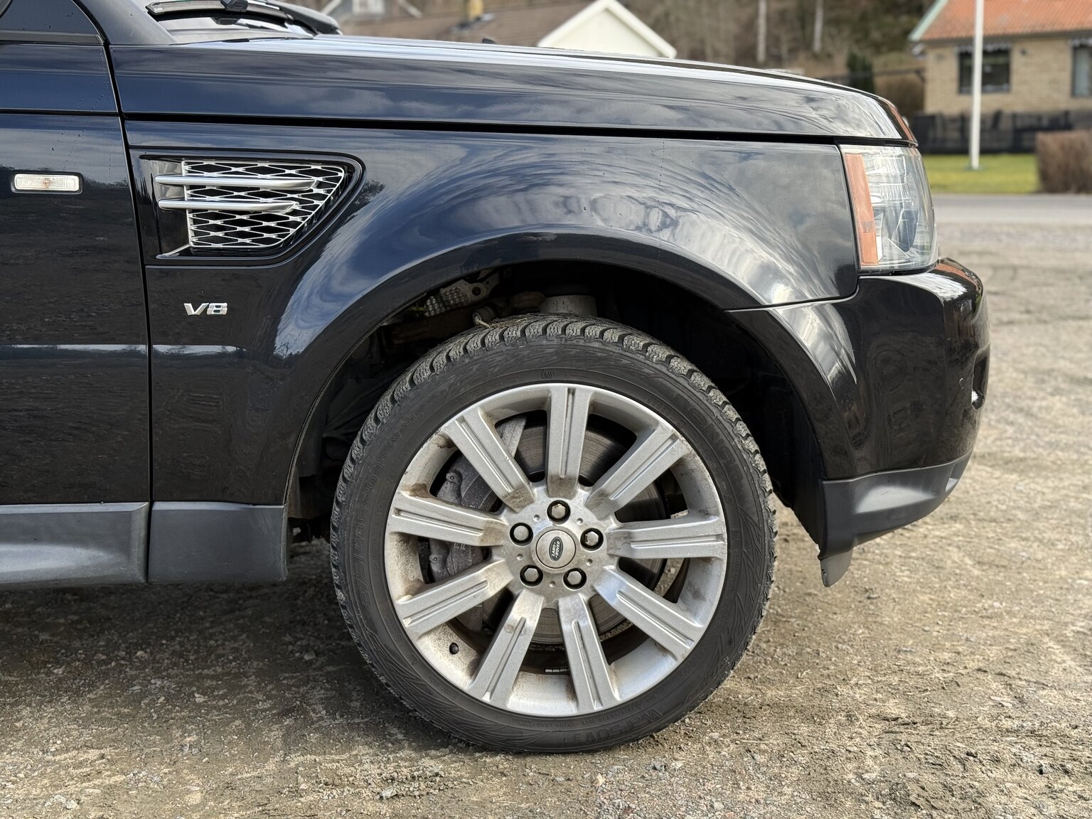 Exteriörbild på 2012 Land Rover Range Rover Sport V8