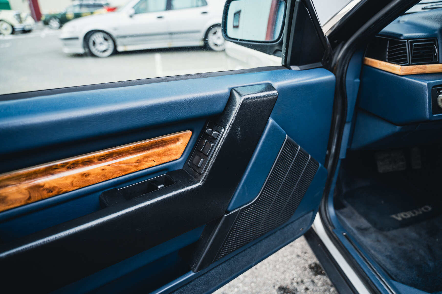 Interiörbild 1988 Volvo 780 Bertone Coupé