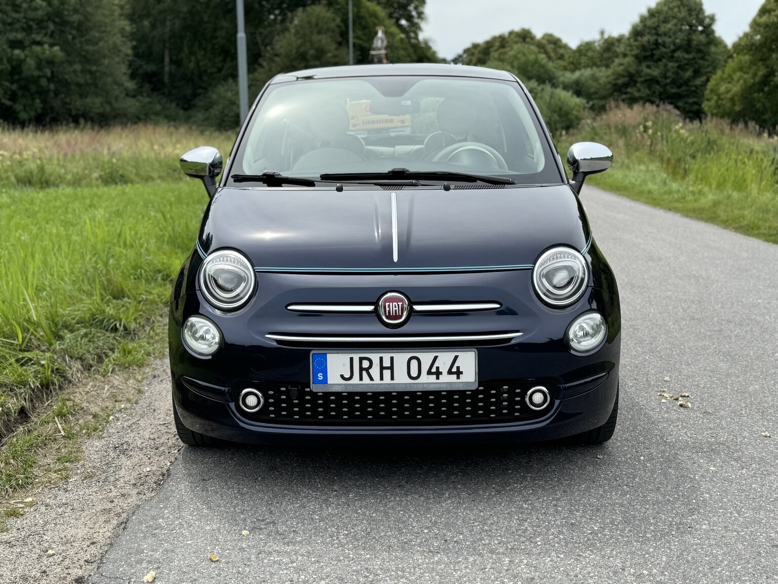 Exterior image of 2017 Fiat 500 Riva