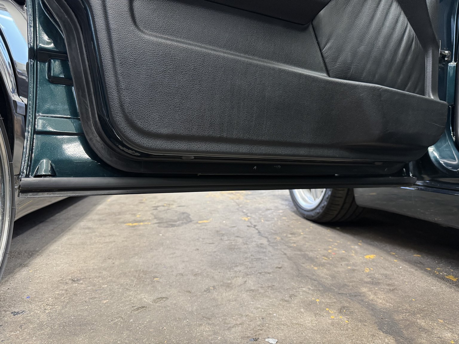 Interior image of 1995 BMW 540i Touring - NO RESERVE (46)