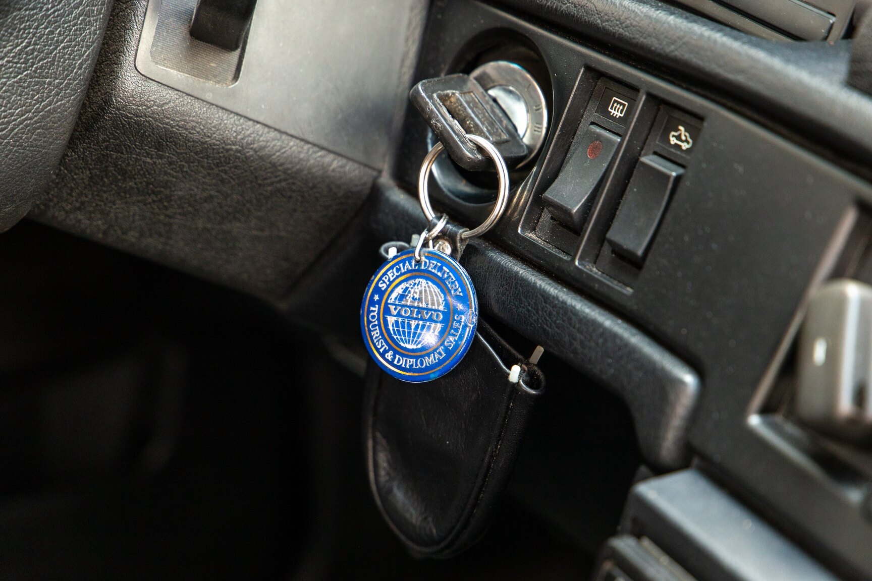 Interior image of 1990 Volvo 745 Turbo (4)