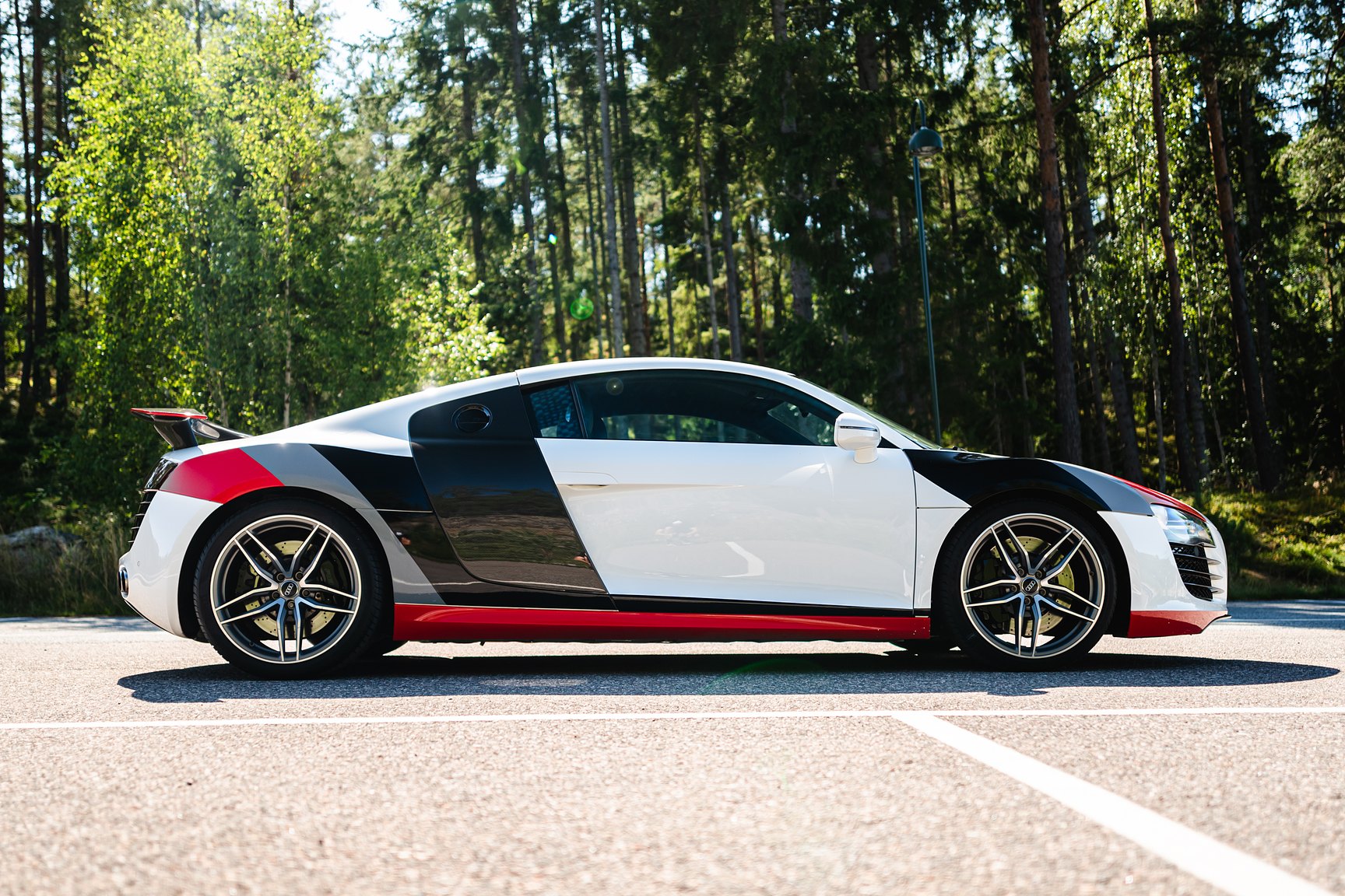 Exterior image of 2008 Audi R8 4.2 V8 Turbo Manuell