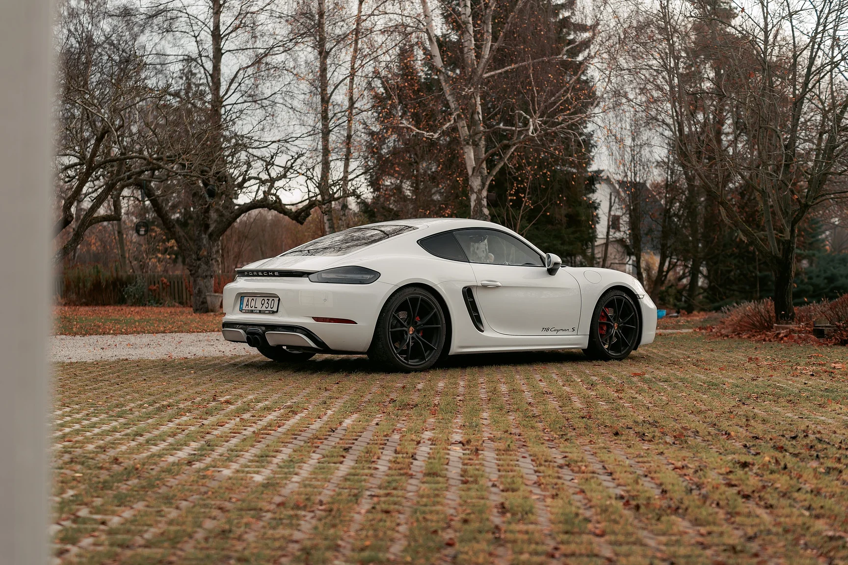 Exteriörbild på 2017 Porsche 718 Cayman S (15)