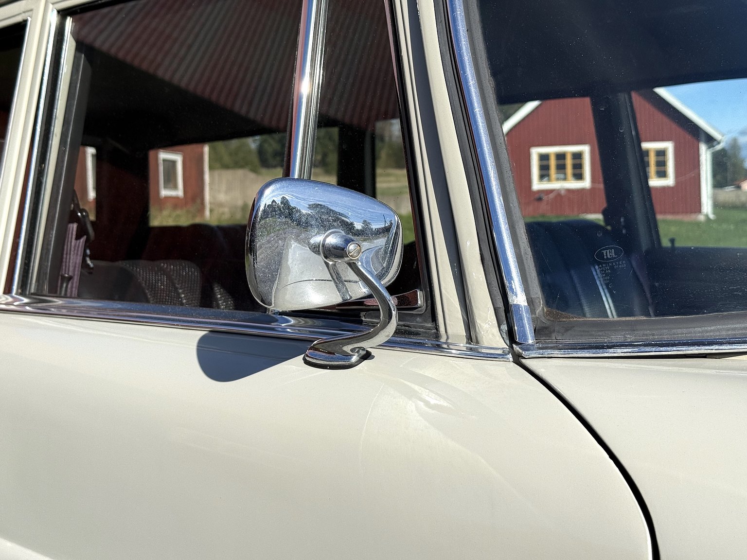 Exteriörbild på 1967 Mercedes-Benz 200D Safari