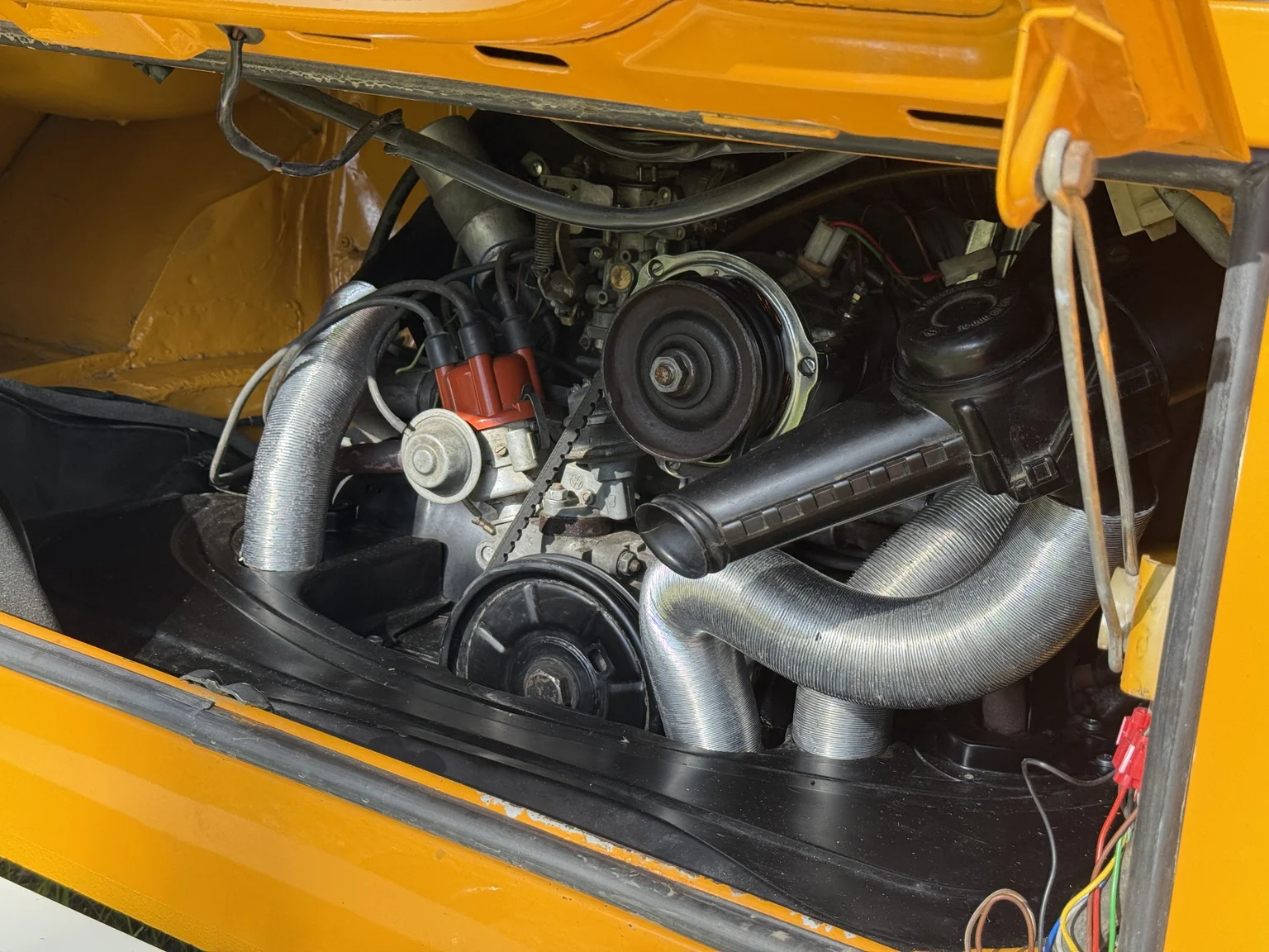 Image of 1975 Volkswagen Transporter Campervan mechanics (11)
