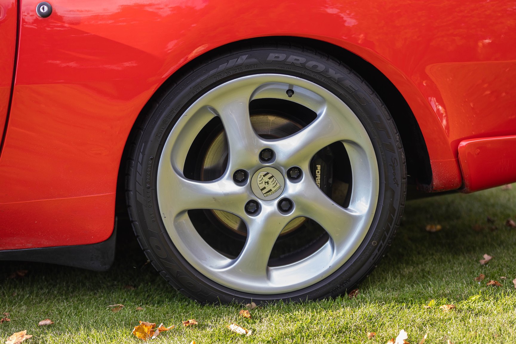 Exteriörbild på 1988 Porsche 944 Turbo