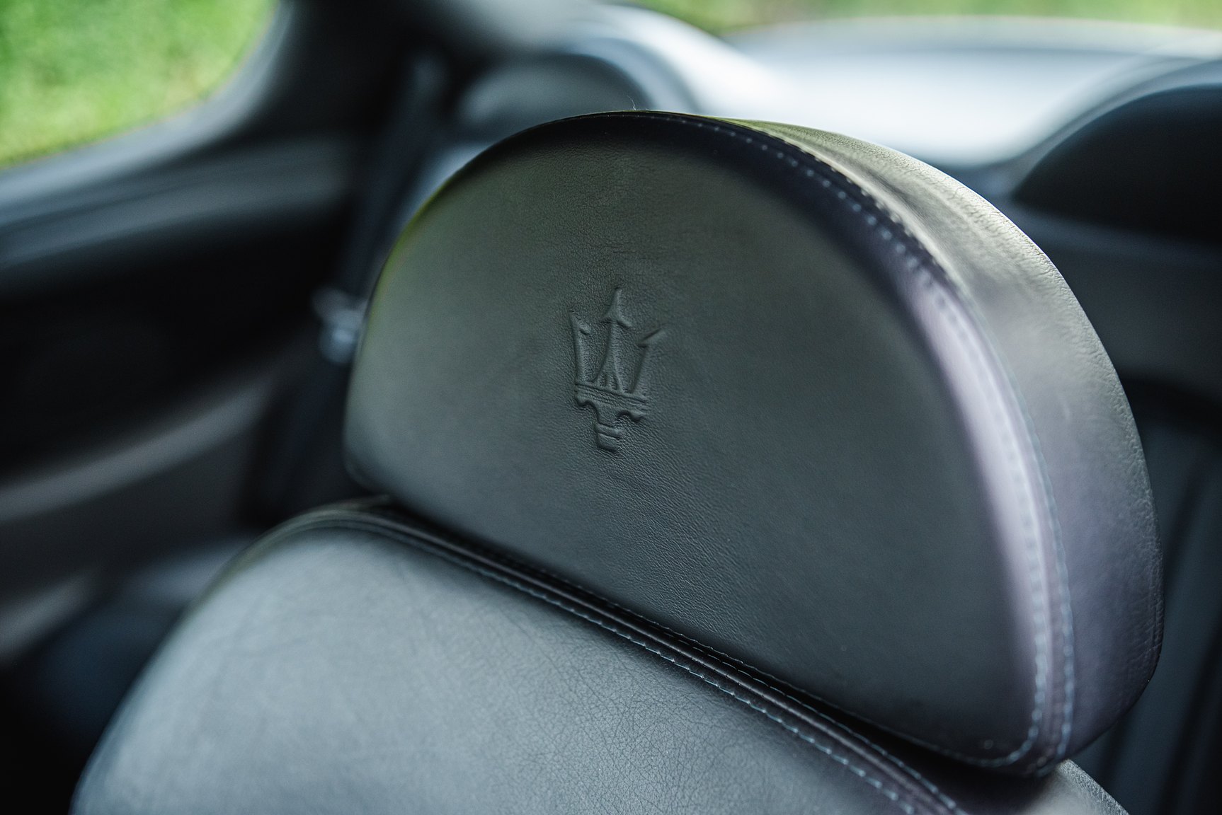 Interior image of 2000 Maserati 3200 GT