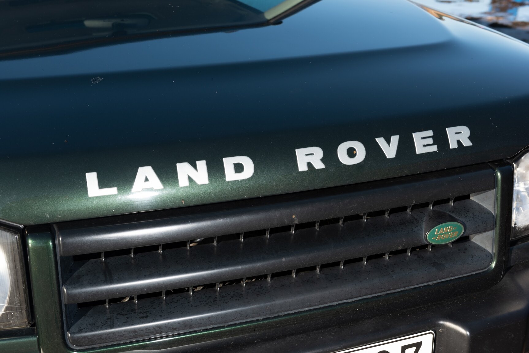 Exterior image of 1999 Land Rover Discovery 4.0 V8