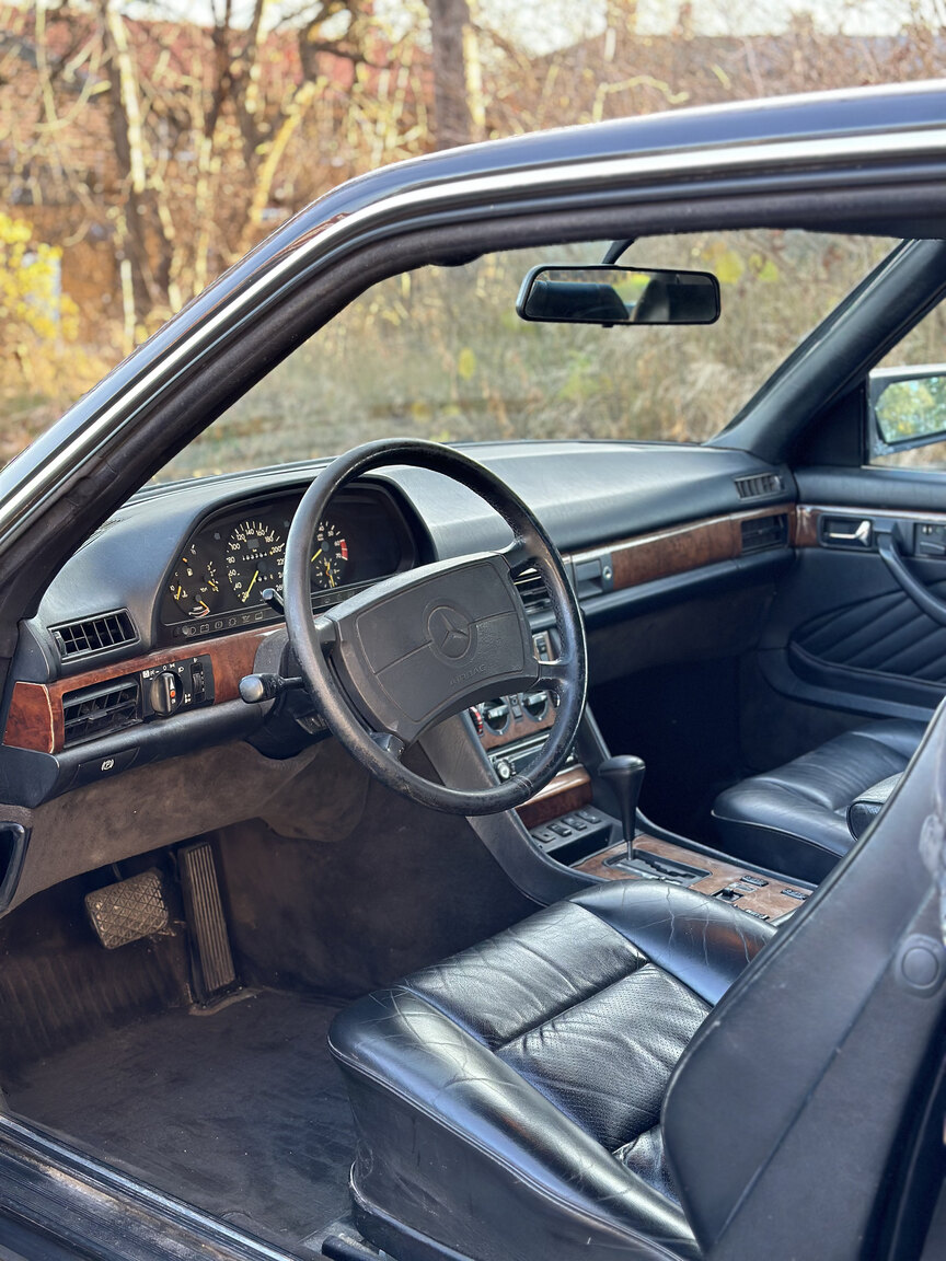 Innenraumfoto von 1988 Mercedes 560 SEC