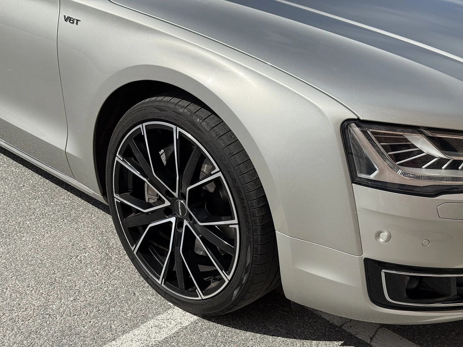 Exteriörbild på 2014 Audi A8 4.0 TFSI (65)