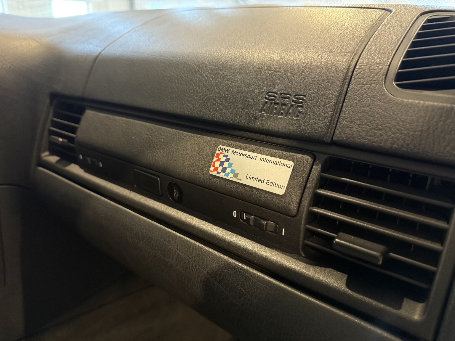Interiörbild 1995 BMW 325i Coupé AVUS Edition "No Reserve Auction"