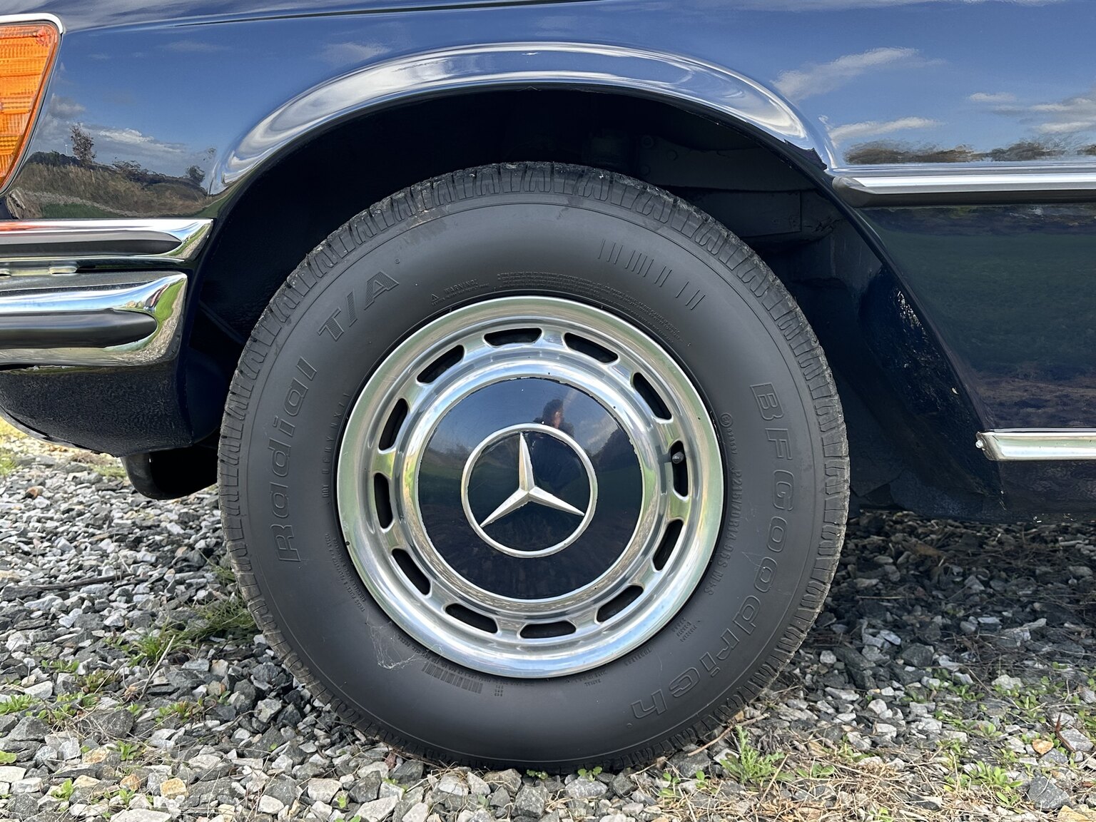 Exterior image of 1975 Mercedes-Benz 450 SEL 6.9 Bepansrad 