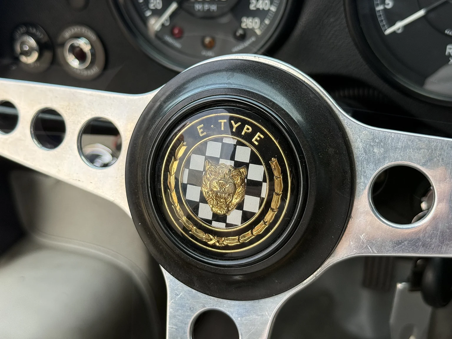 Interior image of 1969 Jaguar E-Type 4.2 Coupe (20)