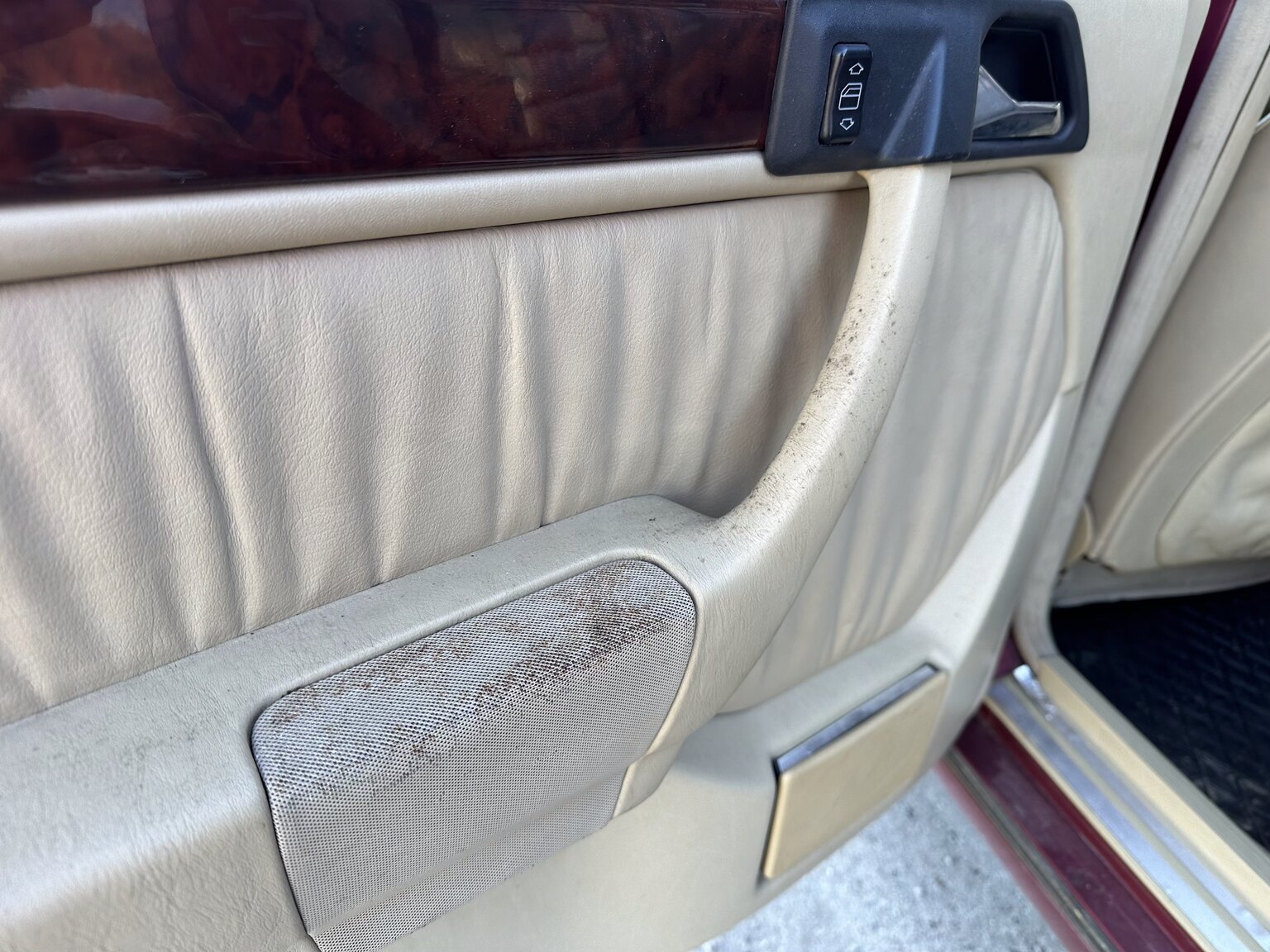 Innenraumfoto von 1992 Mercedes-Benz 300 TE-24