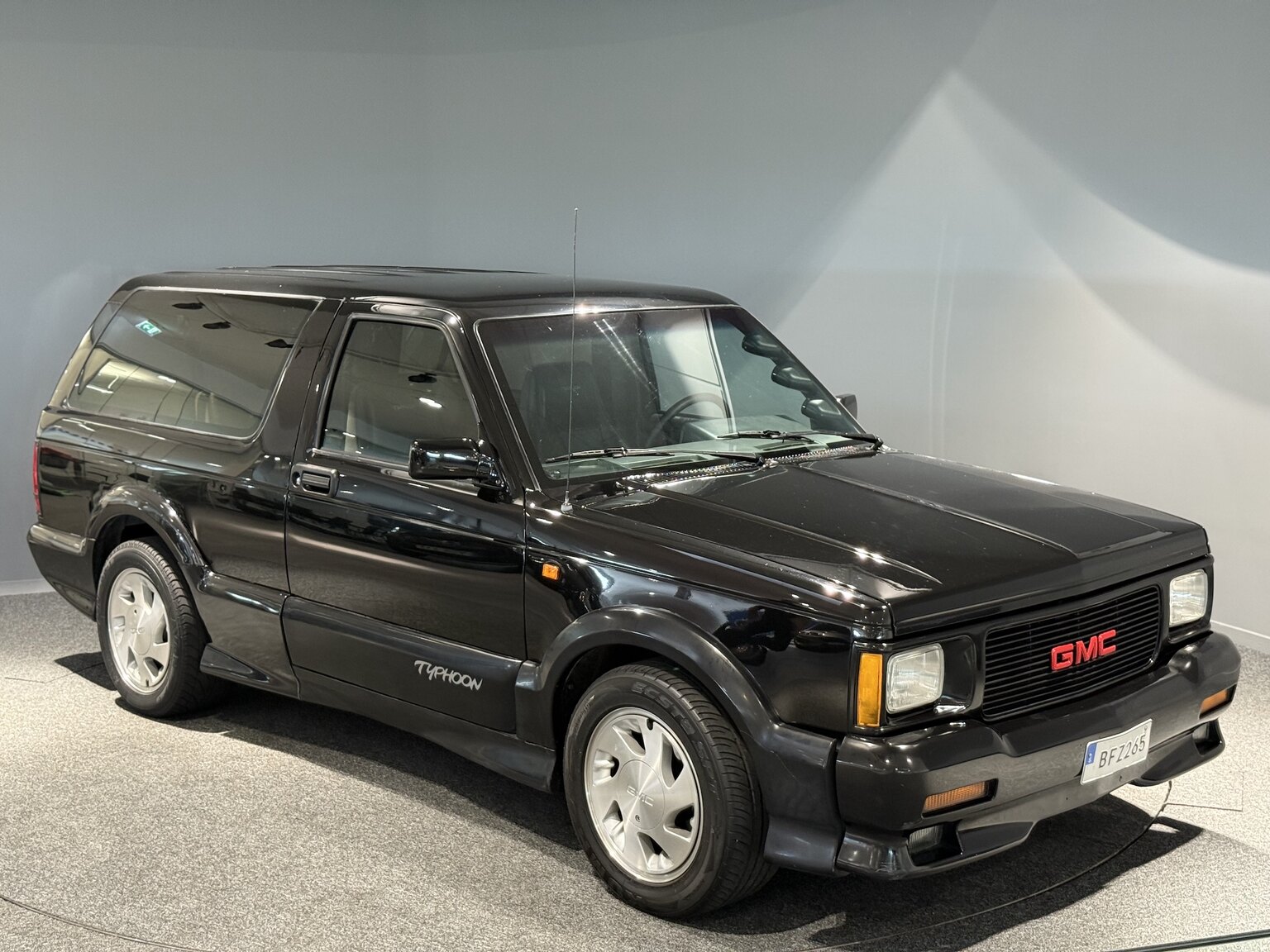 Exterior image of 1992 GMC Typhoon 