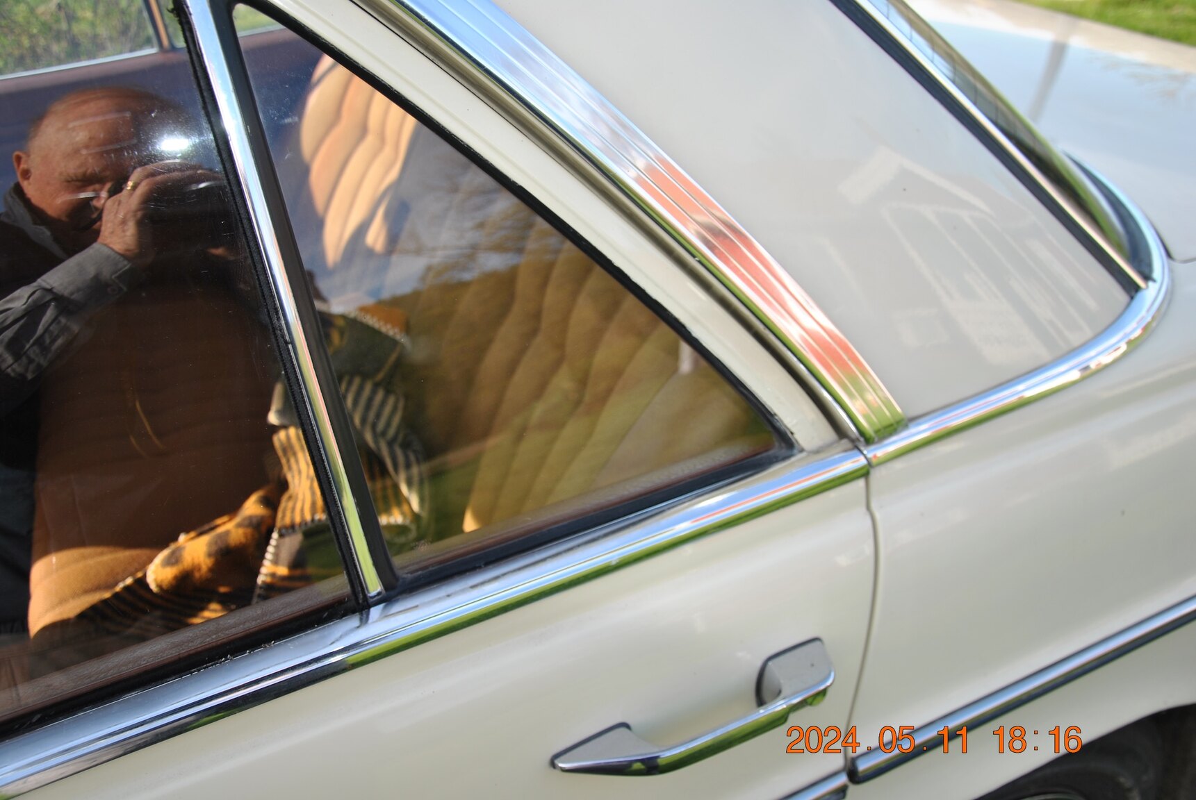 Exteriörbild på 1971 Mercedes-Benz 220D