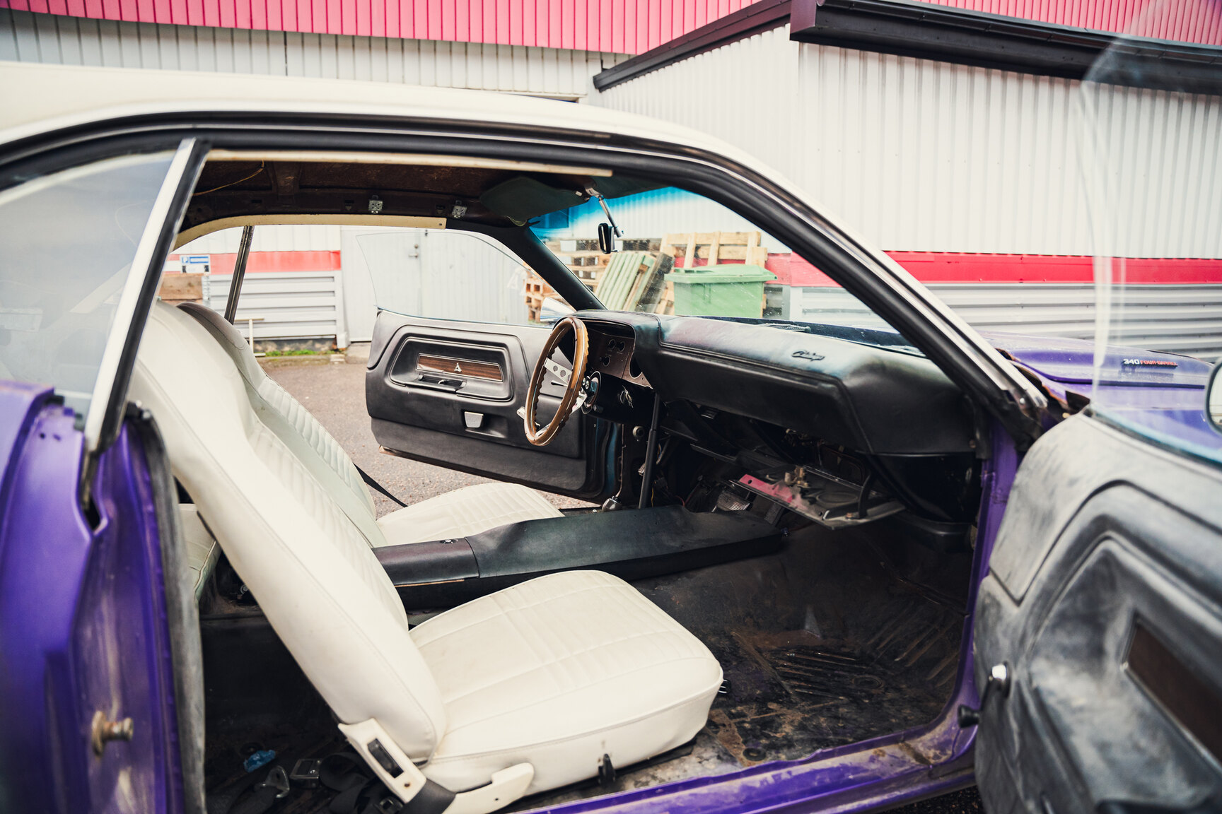 Interiörbild 1970 Dodge Challenger - Ett sista race