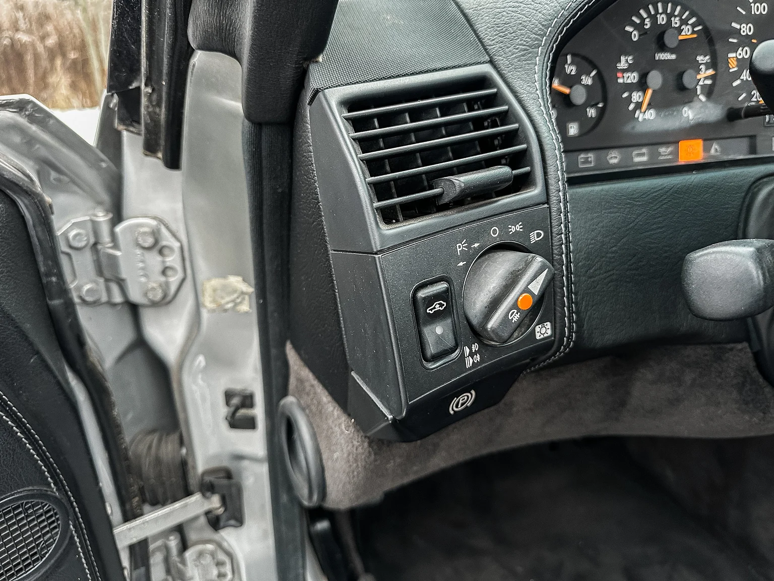 Interiörbild 1993 Mercedes-Benz 600 SL (46)