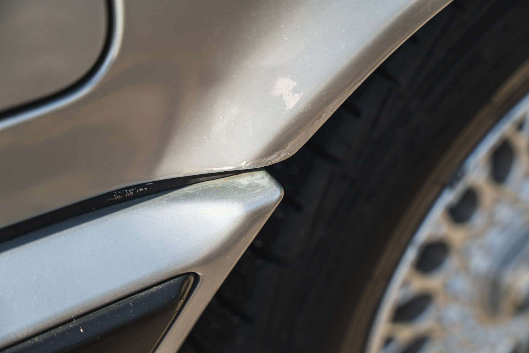 Exterior image of 1994 BMW 520i E34