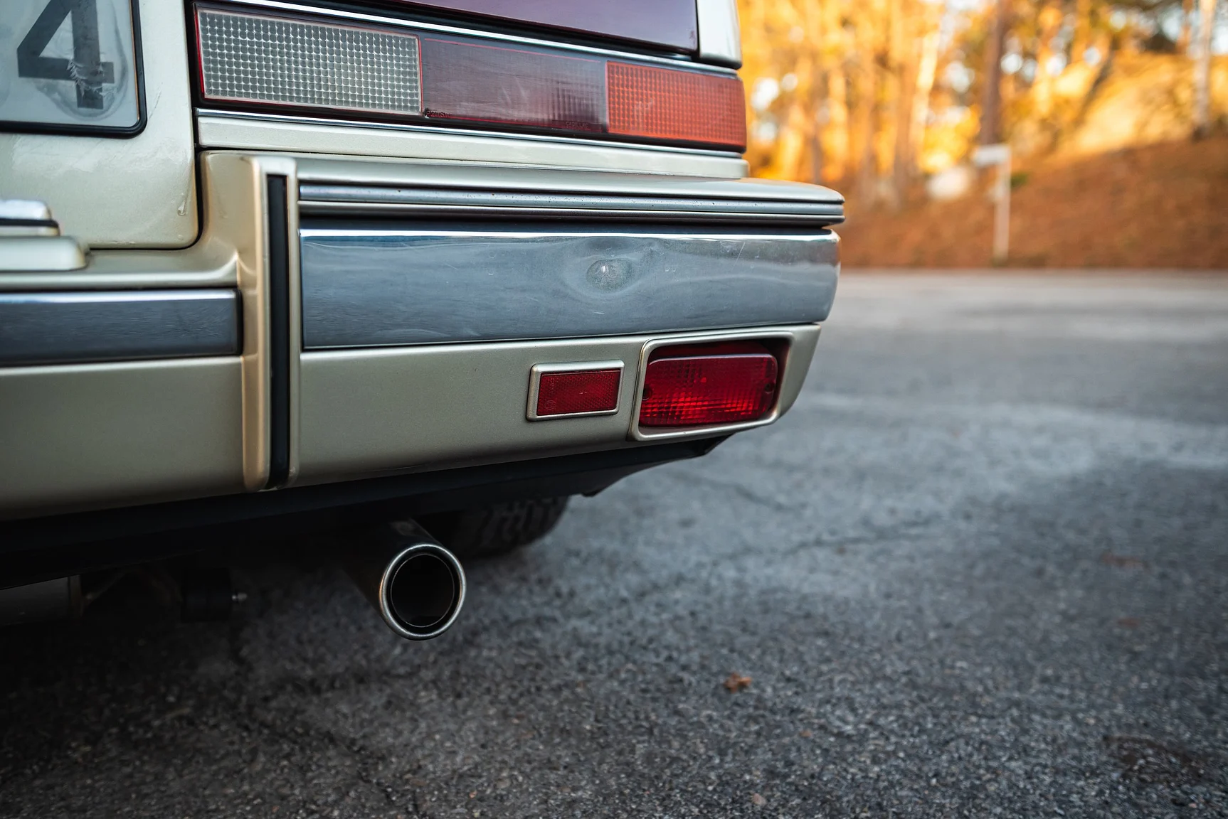 Exterior image of 1989 Cadillac Seville (30)