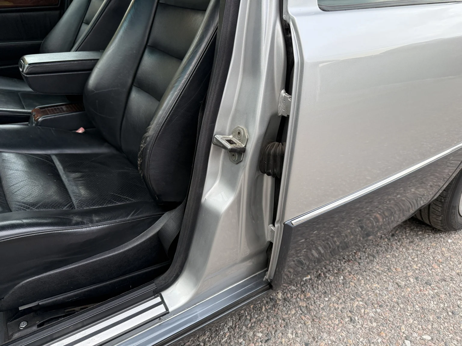 Interior image of 1994 Mercedes-Benz E 320 T (10)