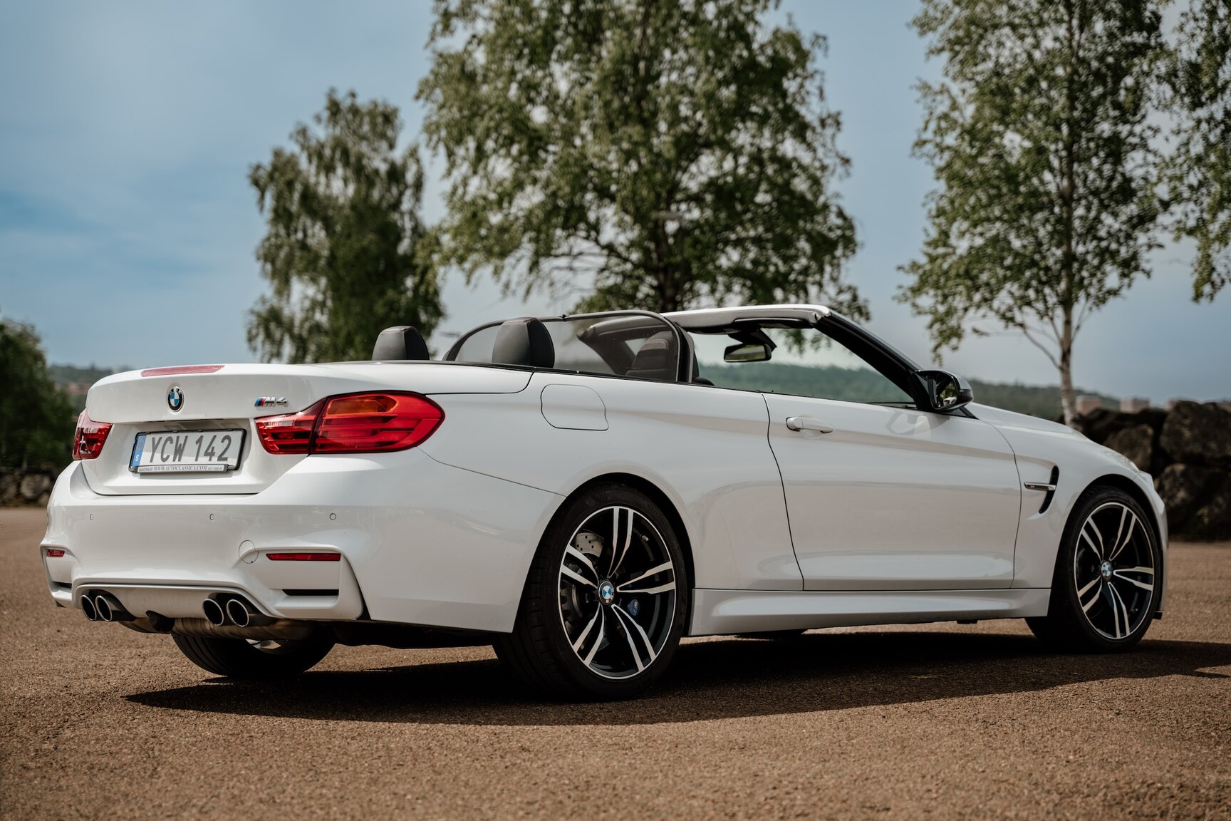Exteriörbild på 2015 BMW M4 Cabriolet