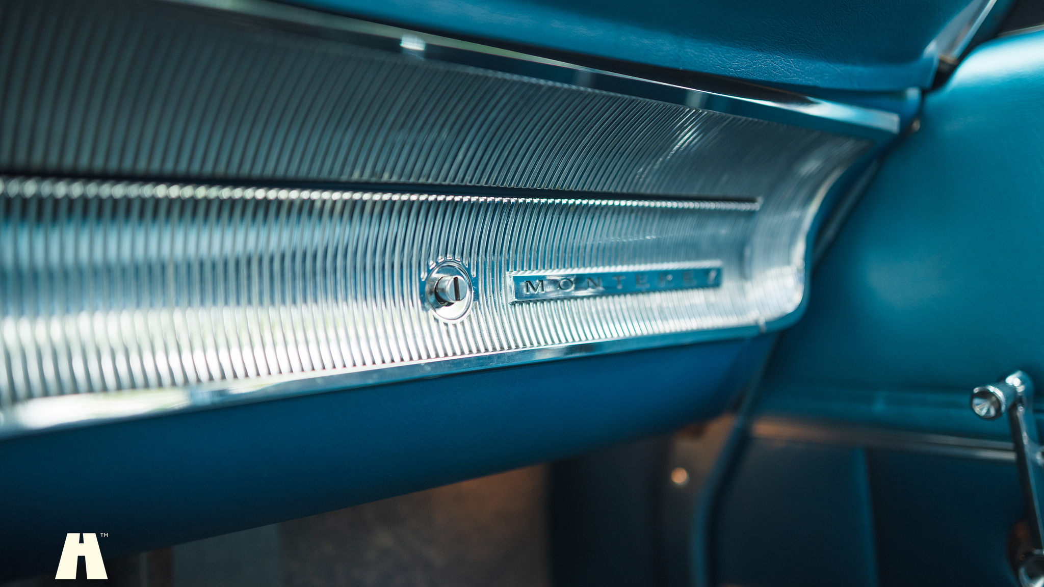 Interior image of 1963 Mercury Monterey Custom 4-door (21)