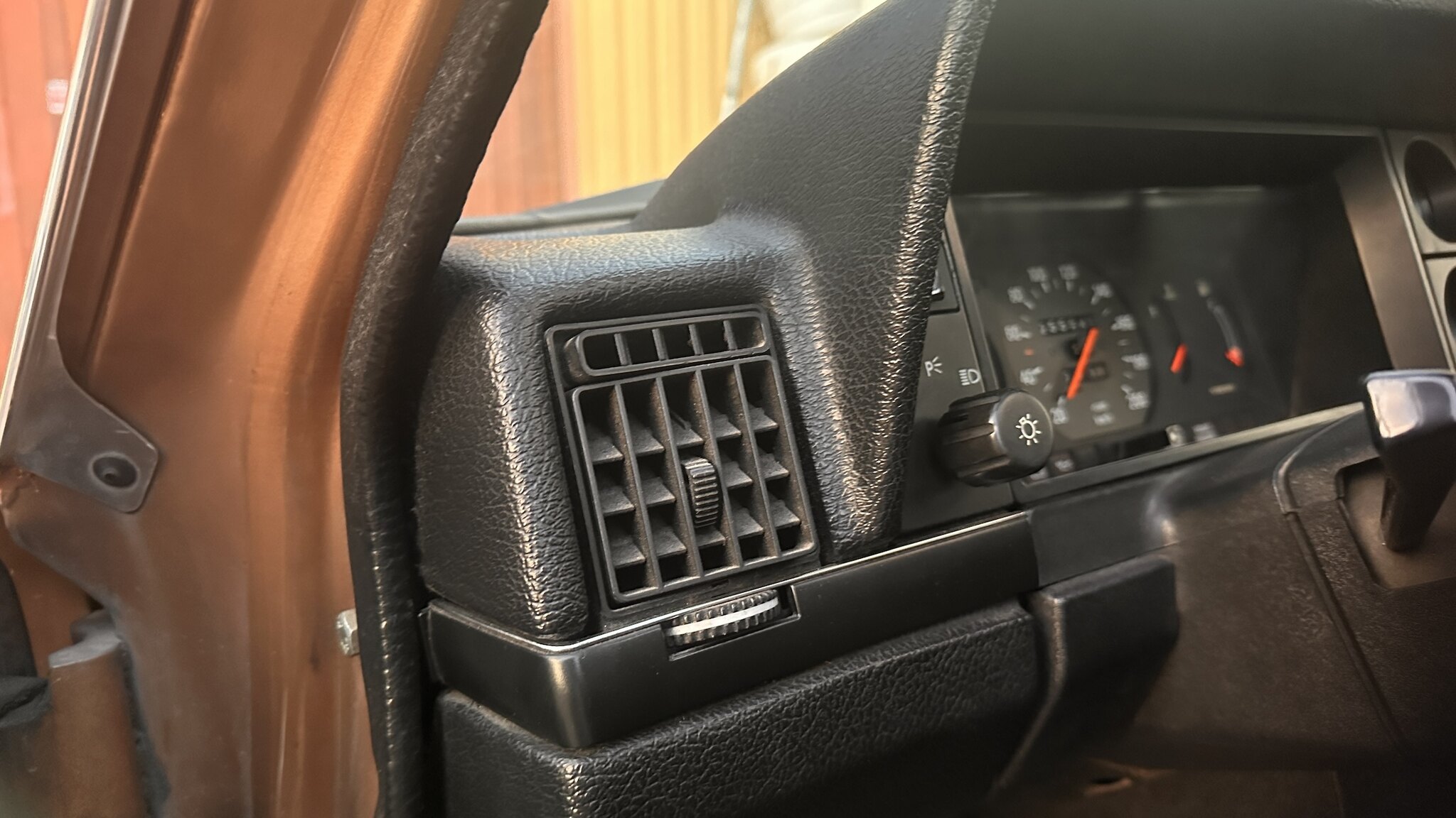 Interiörbild 1981 Volvo 244 GLE D6
