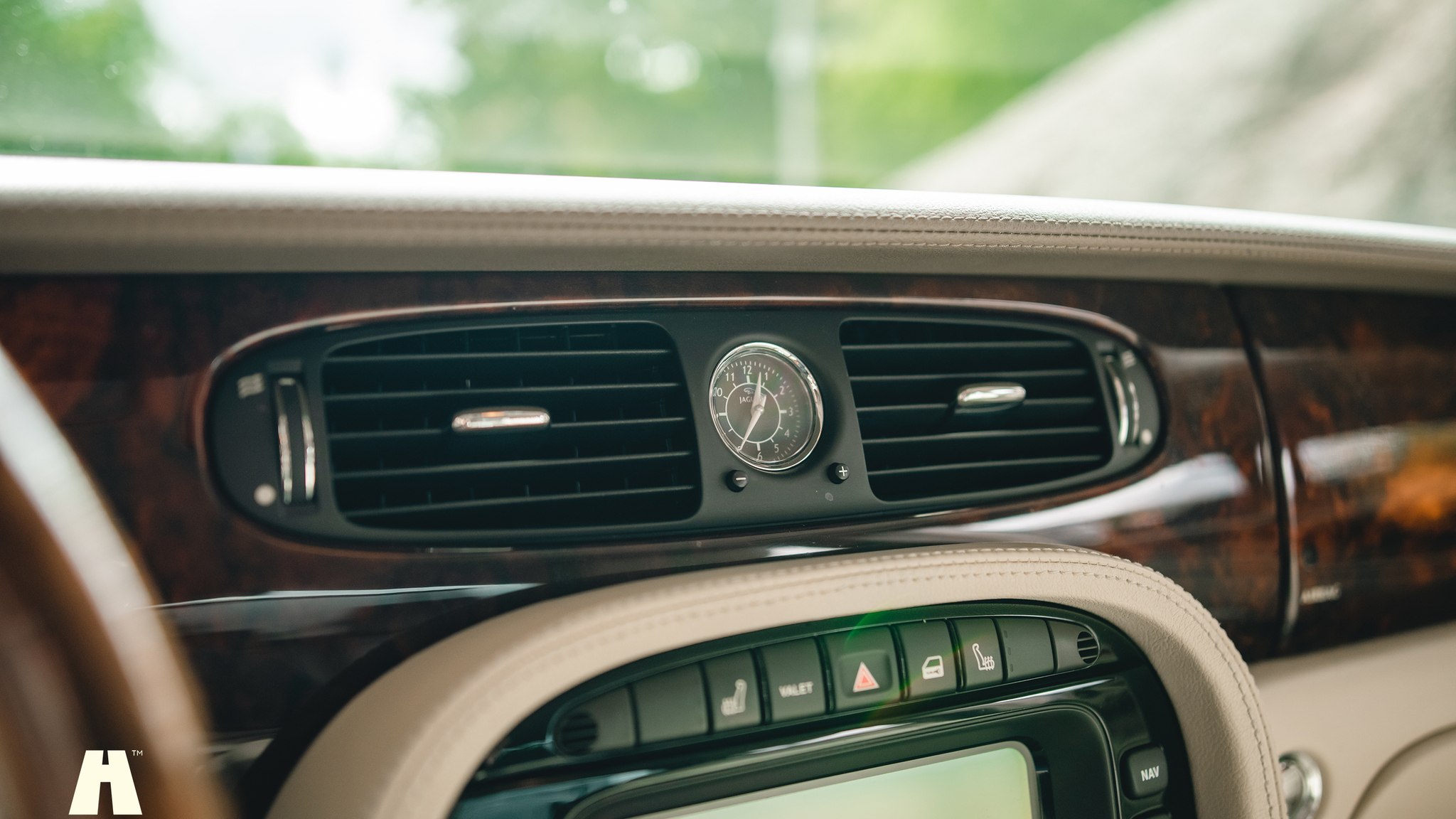 Interior image of 2003 Jaguar XJ Super V8
