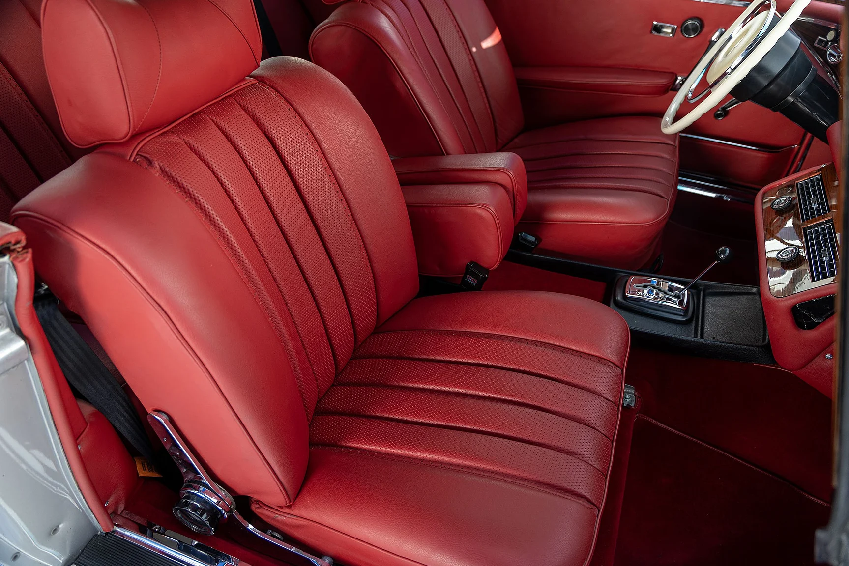 Innenraumfoto von 1970 Mercedes-Benz  280 SE 3.5 Coupé (12)