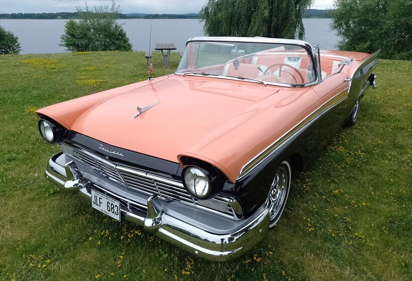 1957 Ford Fairlane 500 Skyliner Retract