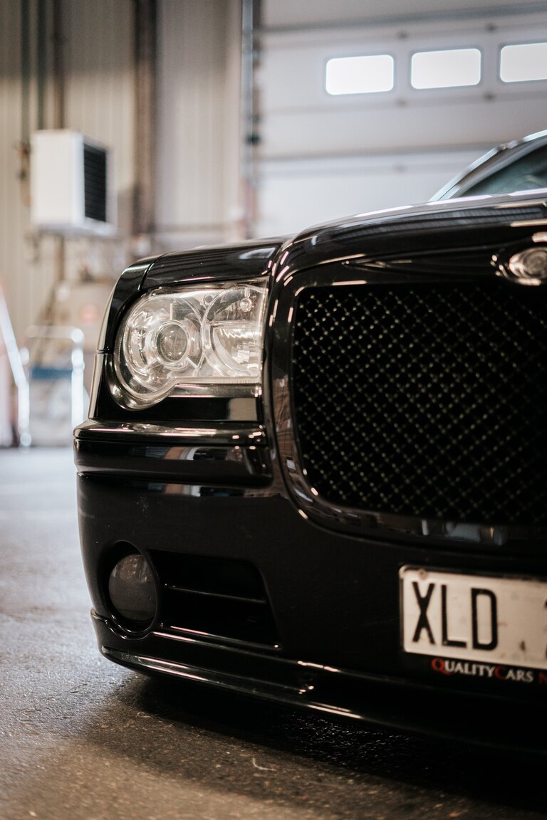 Exterior image of 2006 Chrysler 300C SRT-8 (50)