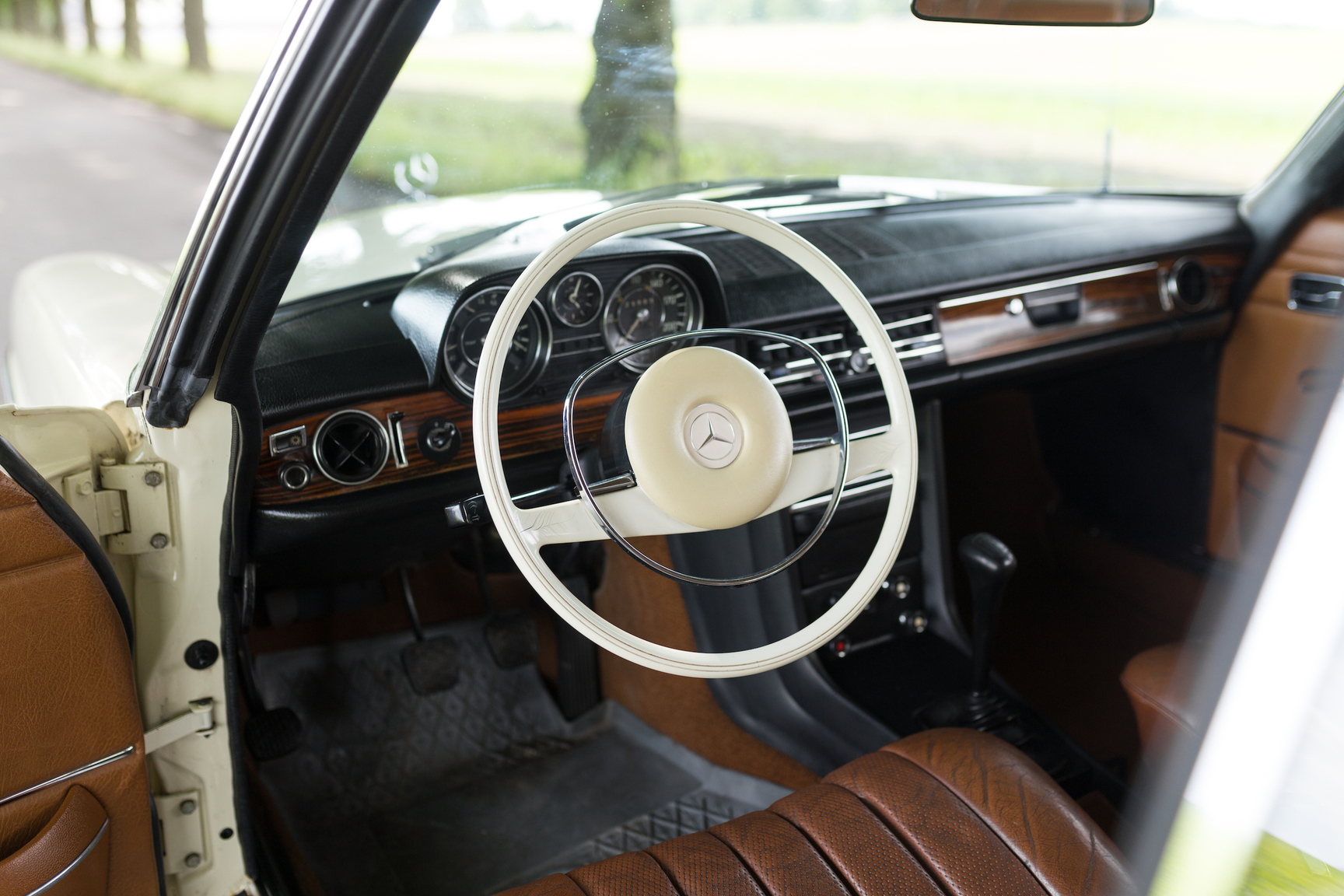 Innenraumfoto von 1971 Mercedes 250 C