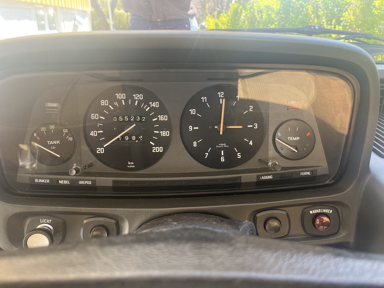 Interior image of 1977 BMW 518 (38)