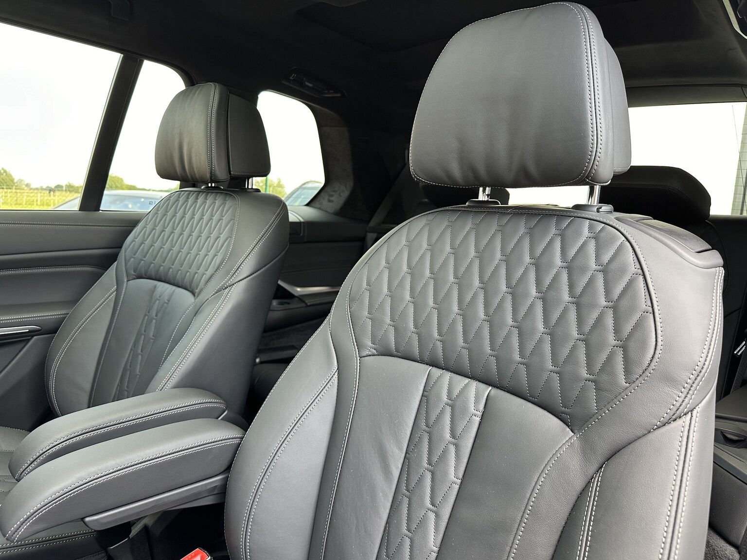 Interior image of 2022 ALPINA XB7