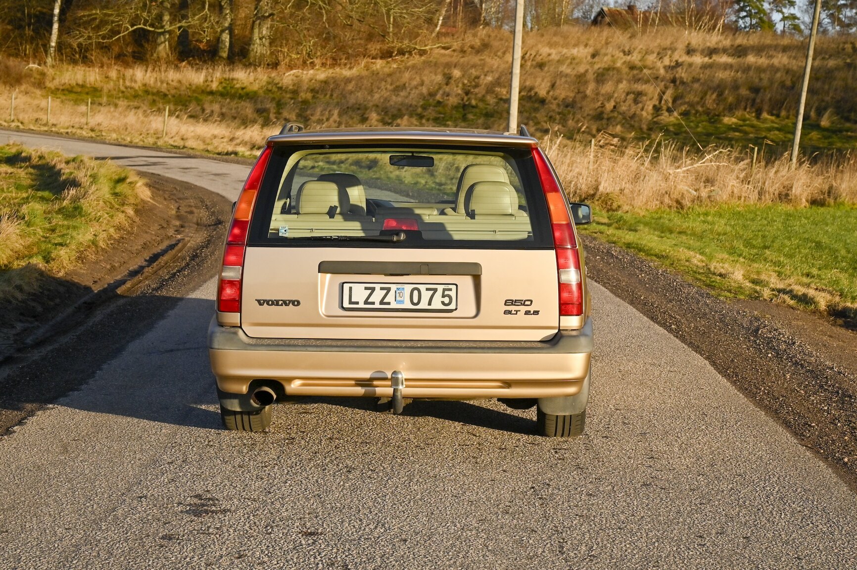 Exterior image of 1996 Volvo 855GLT