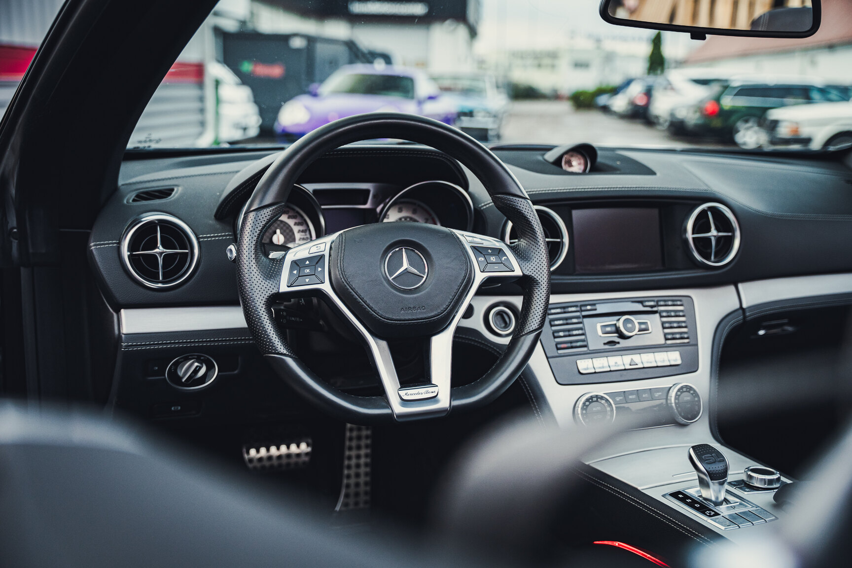 Interiörbild 2013 Mercedes-Benz SL 350 - Ett sista race