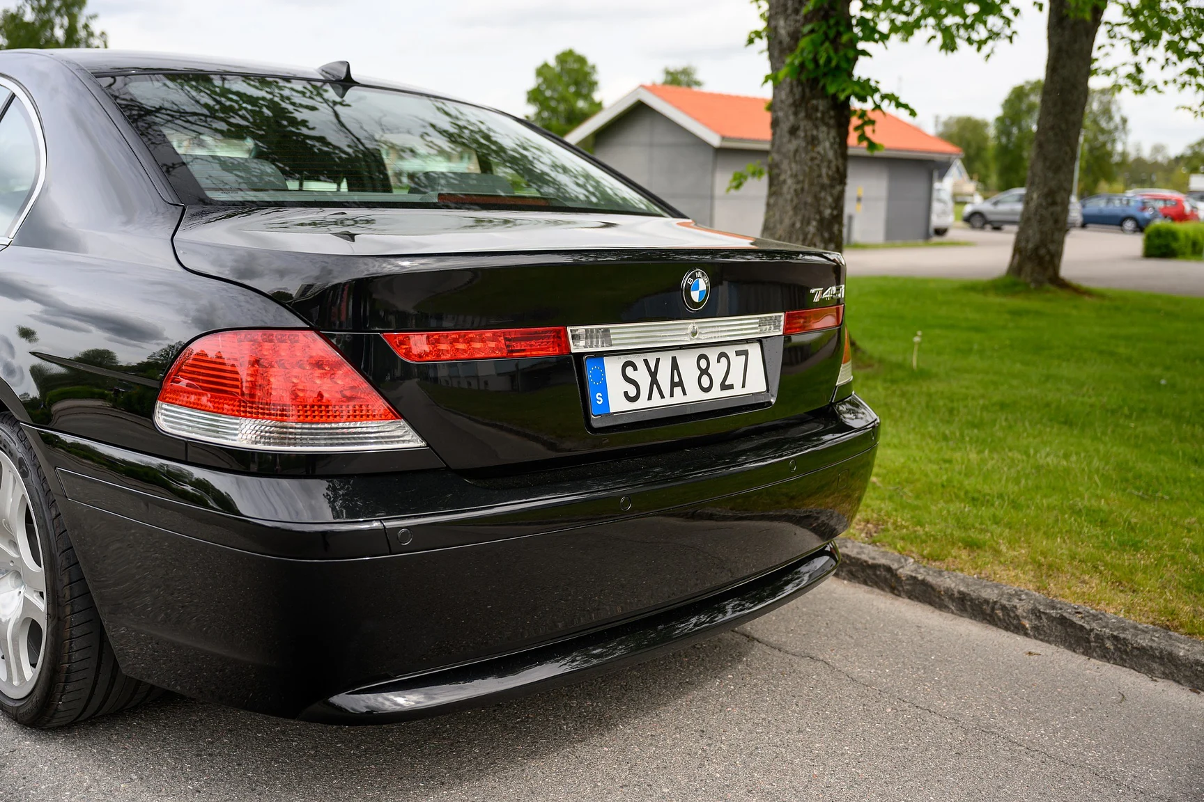 Exterior image of 2001 BMW 745i (42)