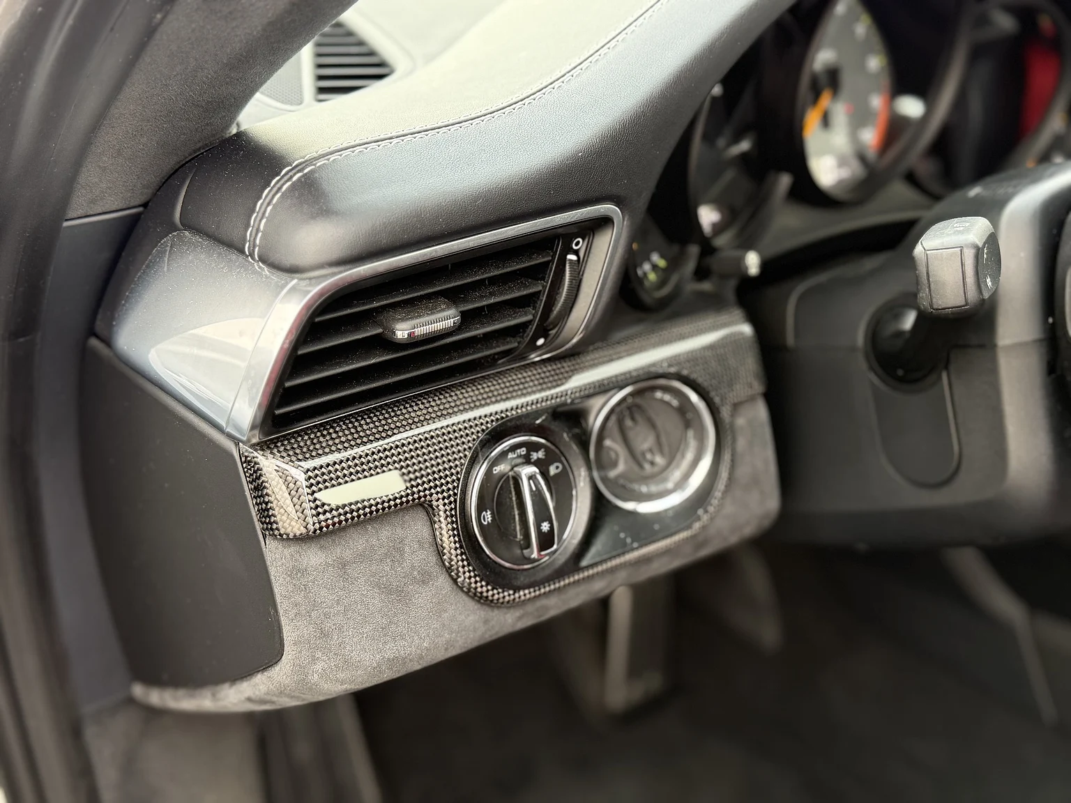 Innenraumfoto von 2016 Porsche 911 GT3 RS (8)