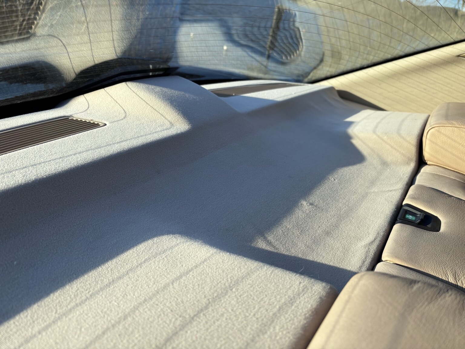 Interior image of 1996 BMW 728iA
