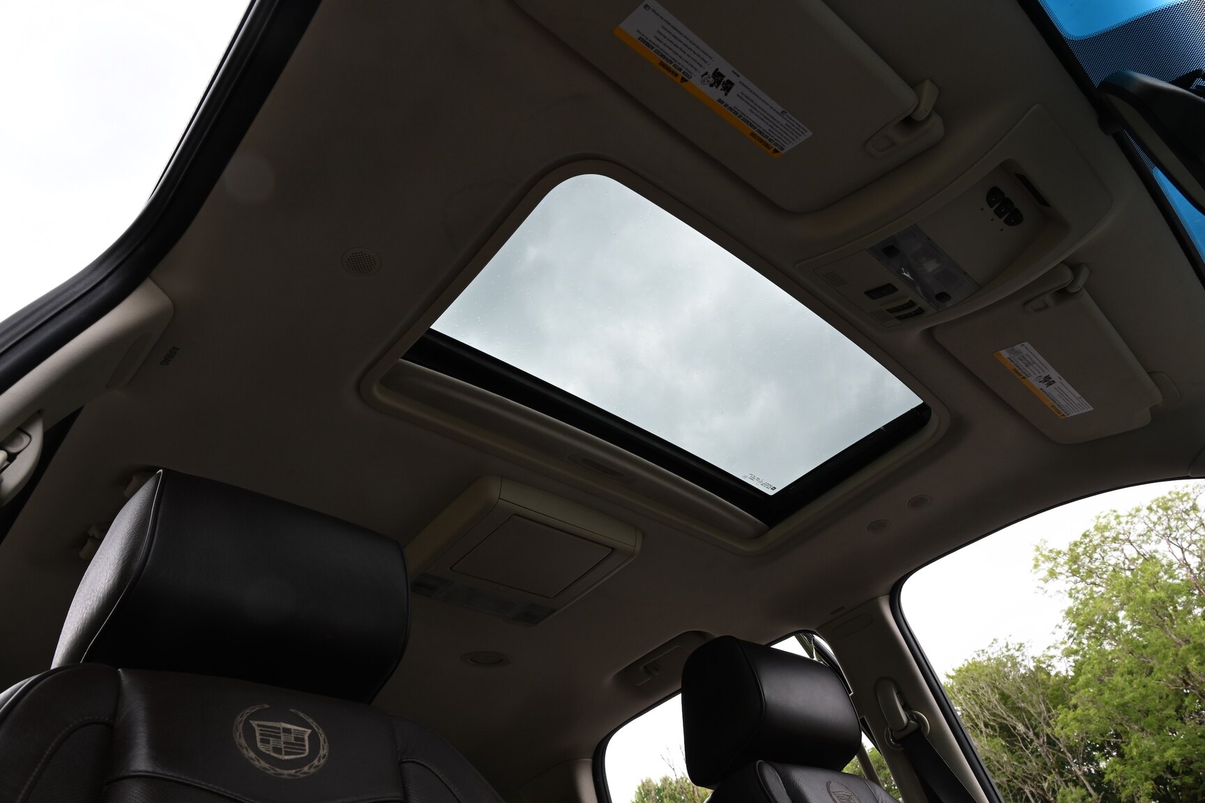 Interior image of 2010 Cadillac Escalade ESV 6.2 Flexfuel