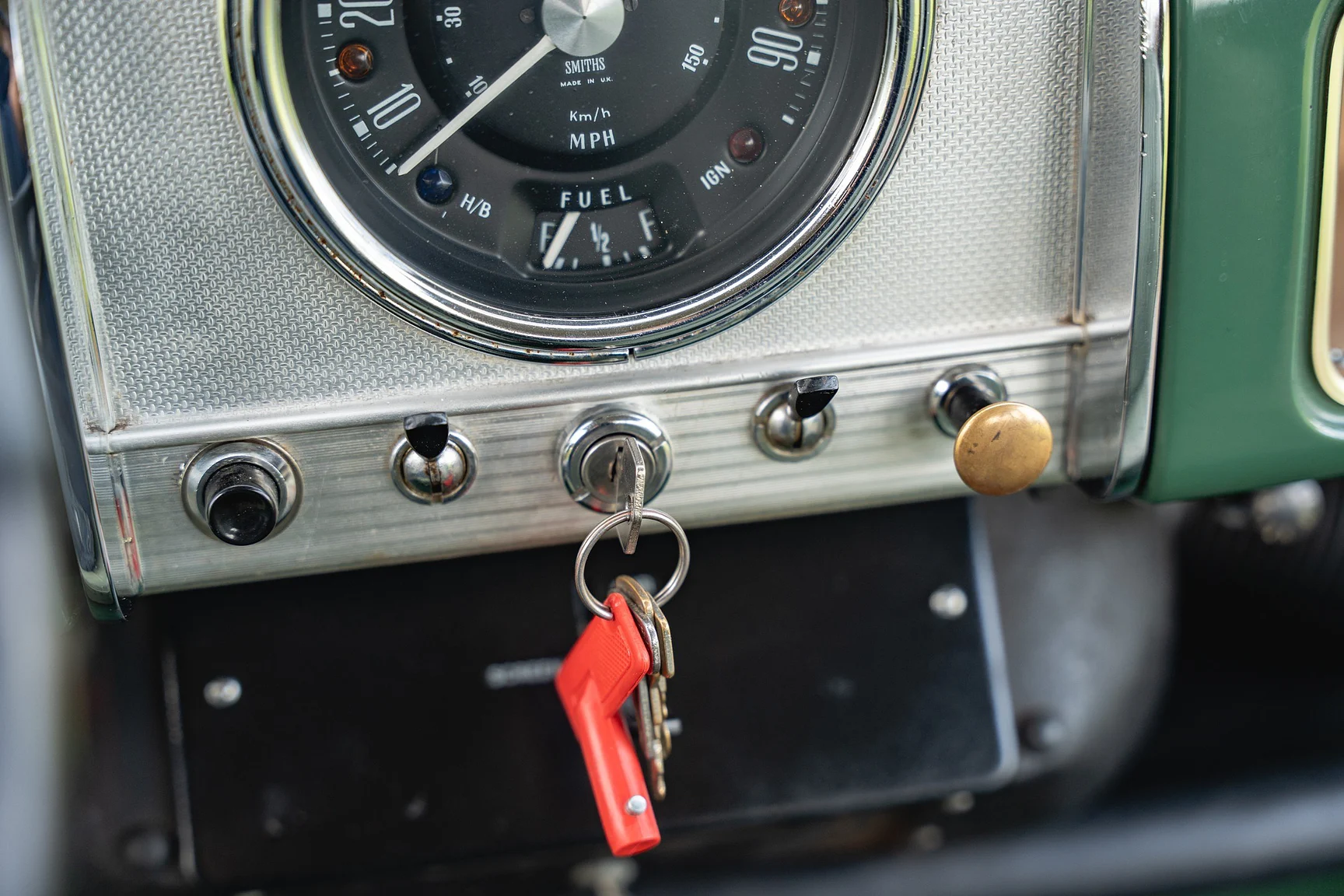 Interior image of 1968 Morris Minor Traveller (30)
