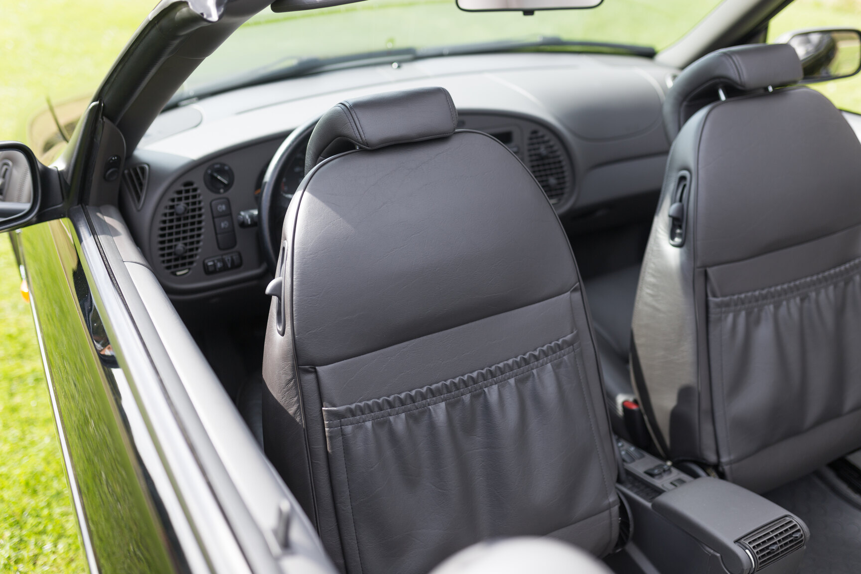 Interior image of 1998 Saab 9-3 SE 2.0T Convertible