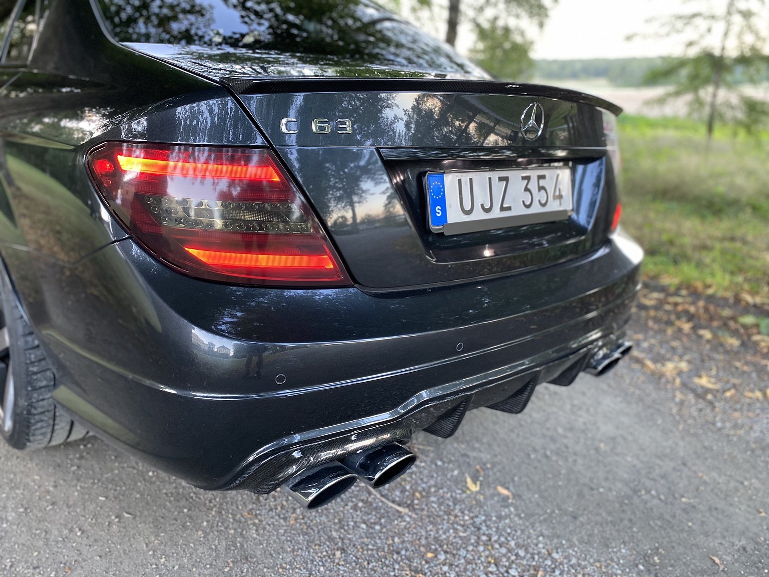 Exteriörbild på 2011 Mercedes-Benz C 63 AMG