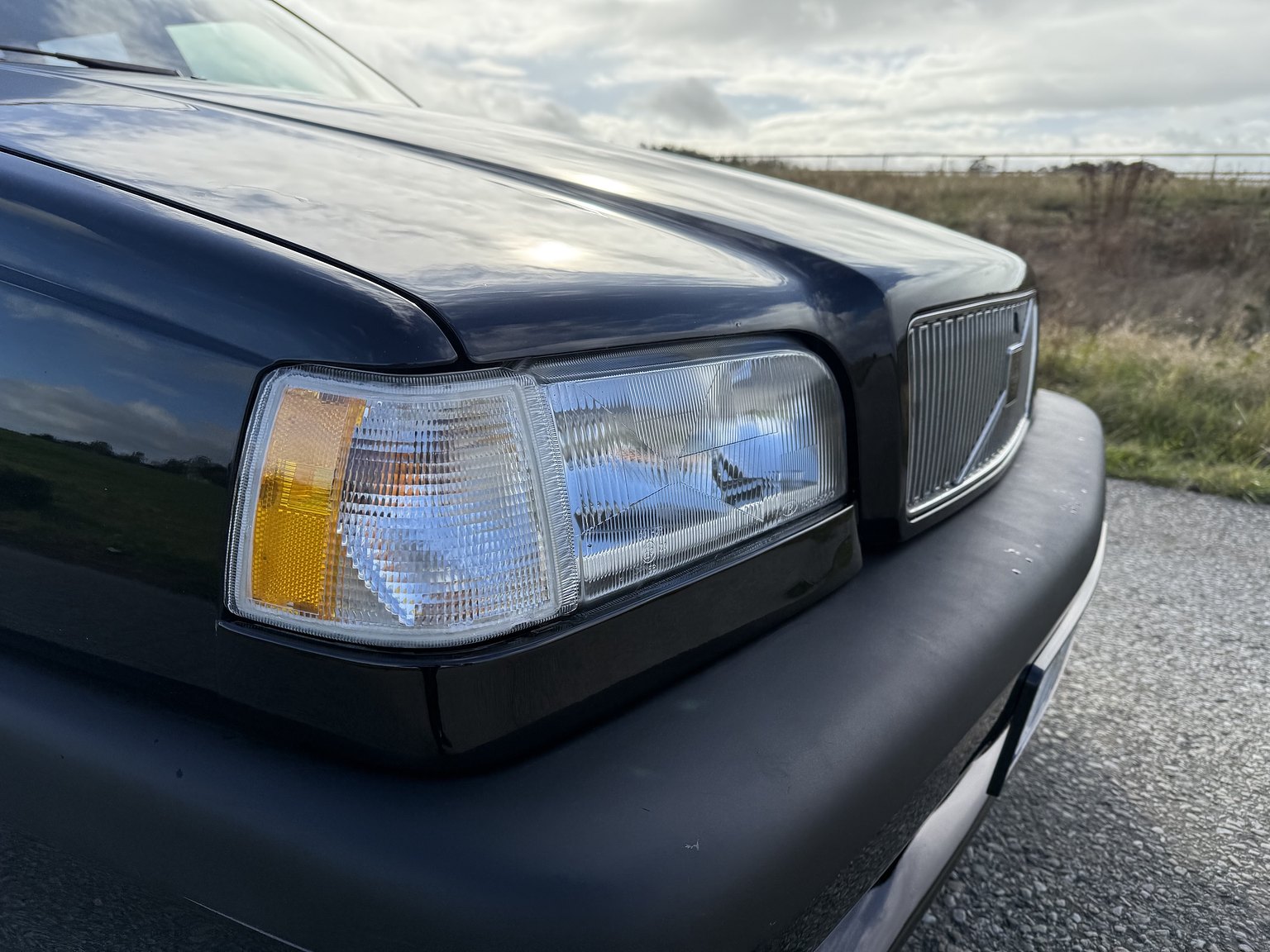 Exterior image of 1995 VOLVO 855 T5R T-5R