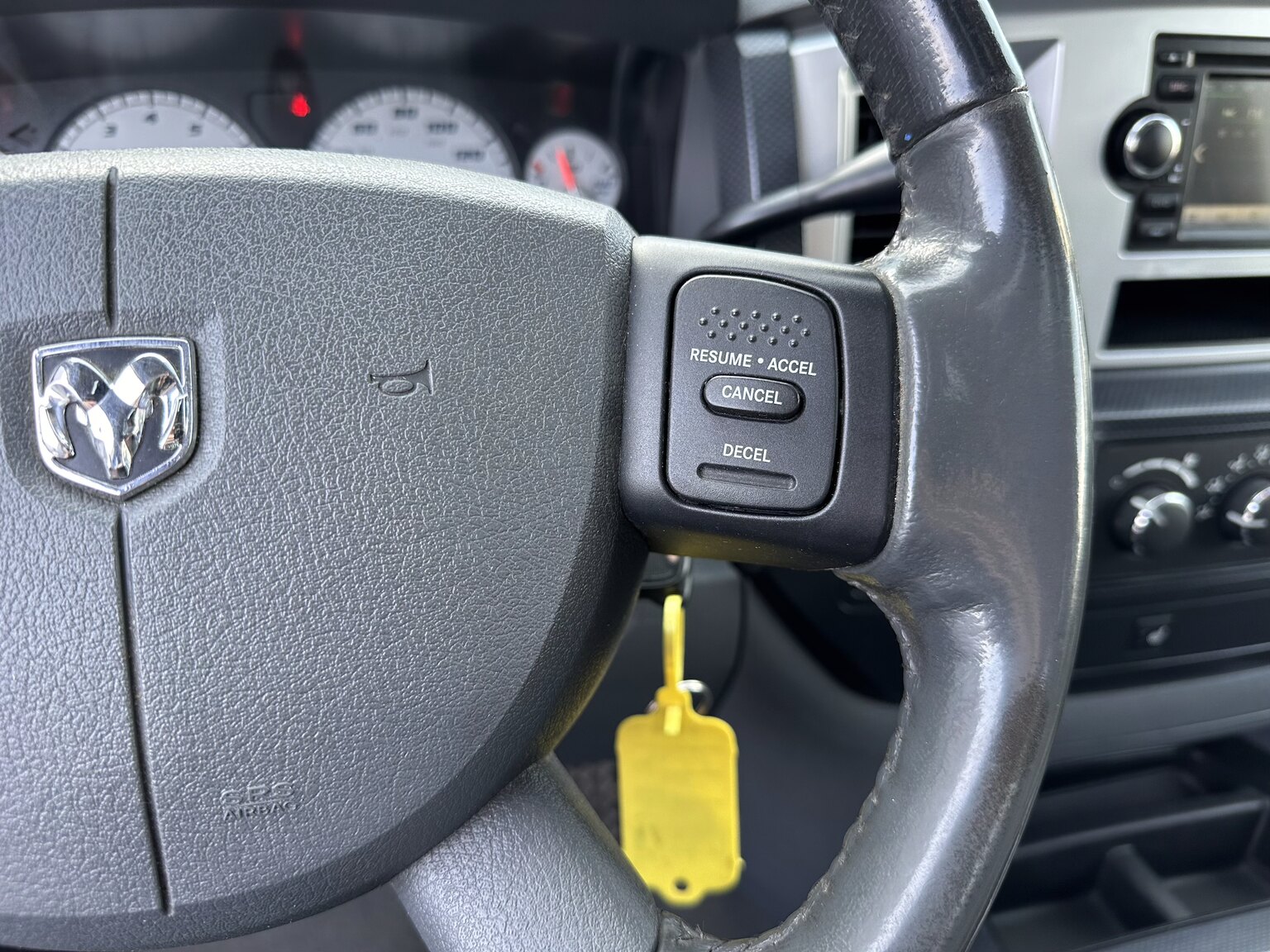 Innenraumfoto von 2006 Dodge Ram SRT10