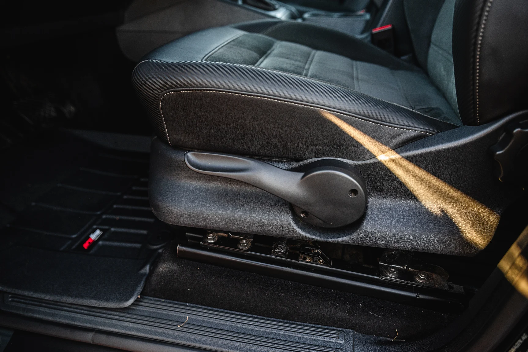 Interior image of 2020 Northea Camper Expedition Volkswagen Amarok (36)