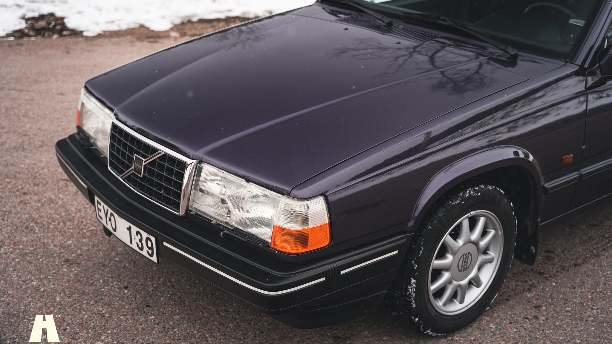 Exterior image of 1995 Volvo 940 SE