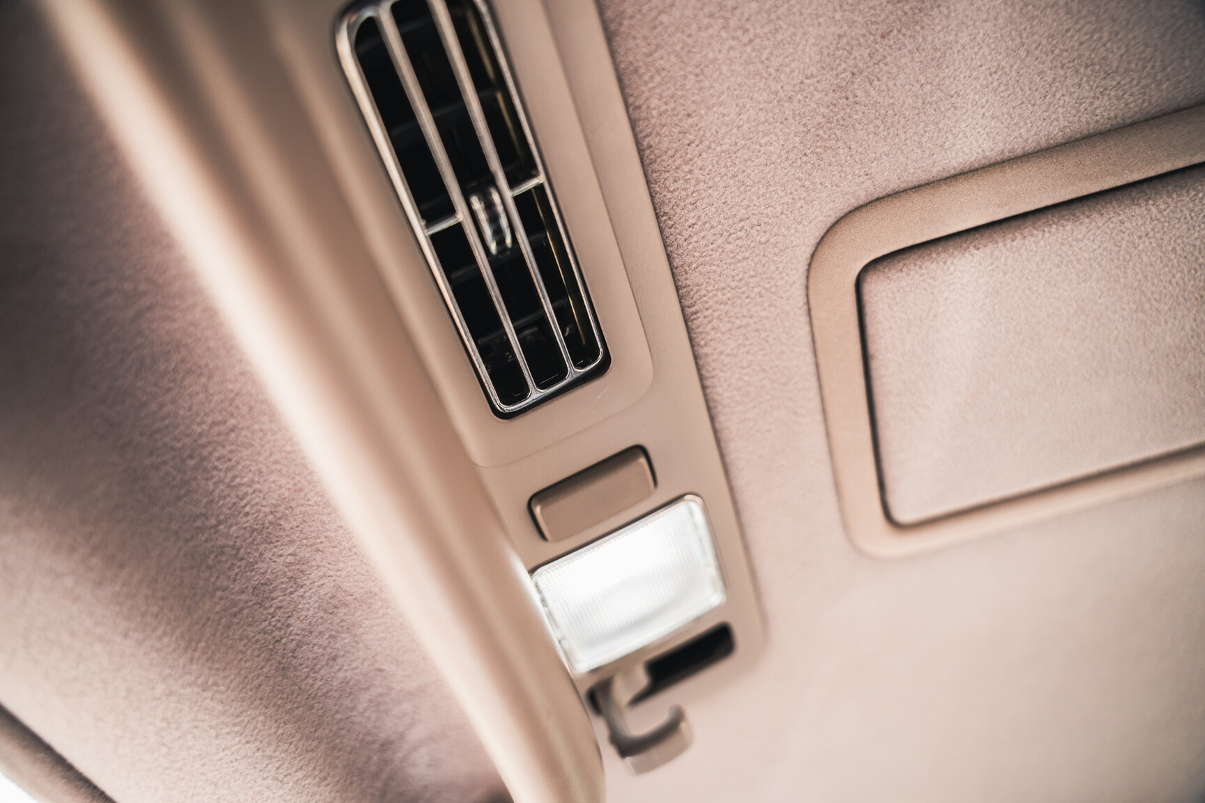 Innenraumfoto von 2000 Toyota Century