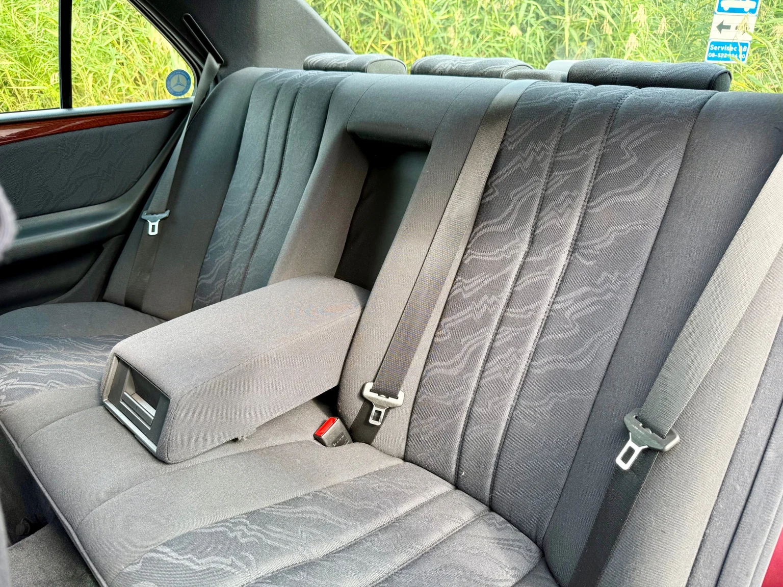 Innenraumfoto von 1997 Mercedes-Benz E 290 TD (43)